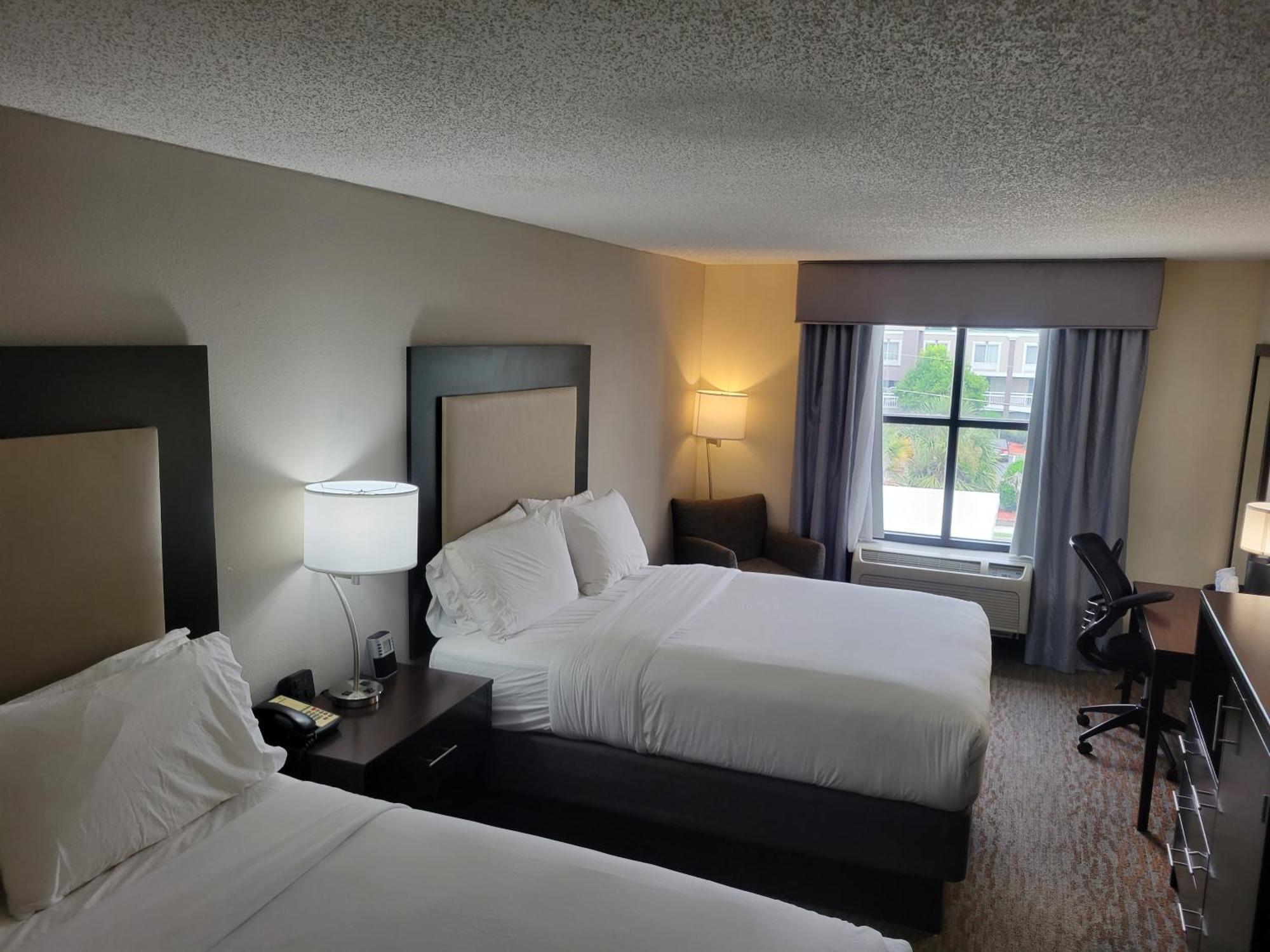 Holiday Inn Hotel Atlanta-Northlake, A Full Service Hotel Тъкър Екстериор снимка