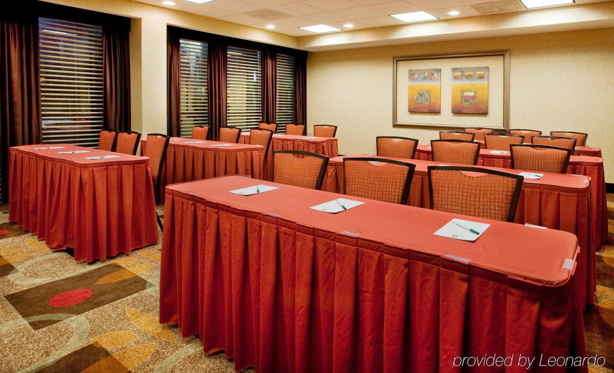 Holiday Inn Hotel Atlanta-Northlake, A Full Service Hotel Тъкър Съоръжения снимка