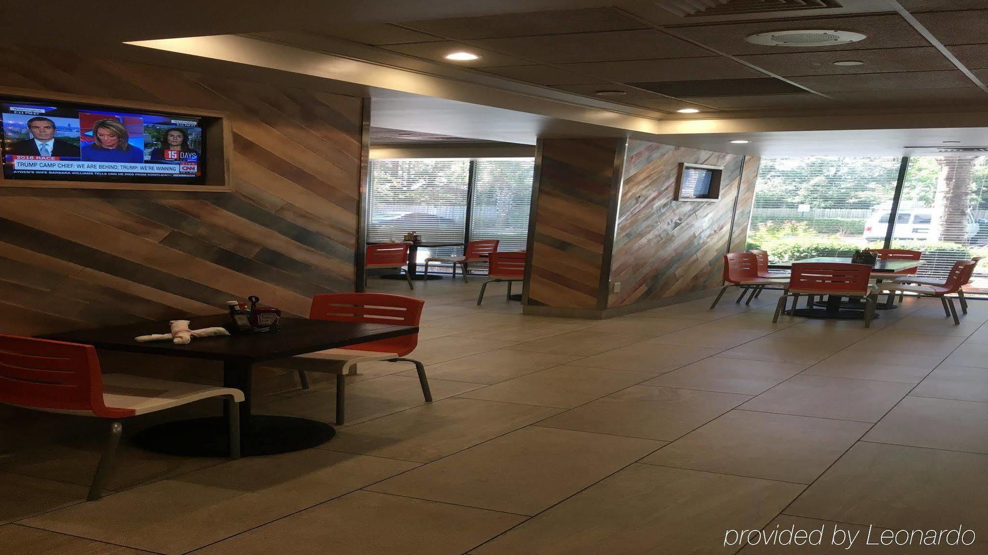 Holiday Inn Hotel Atlanta-Northlake, A Full Service Hotel Тъкър Екстериор снимка