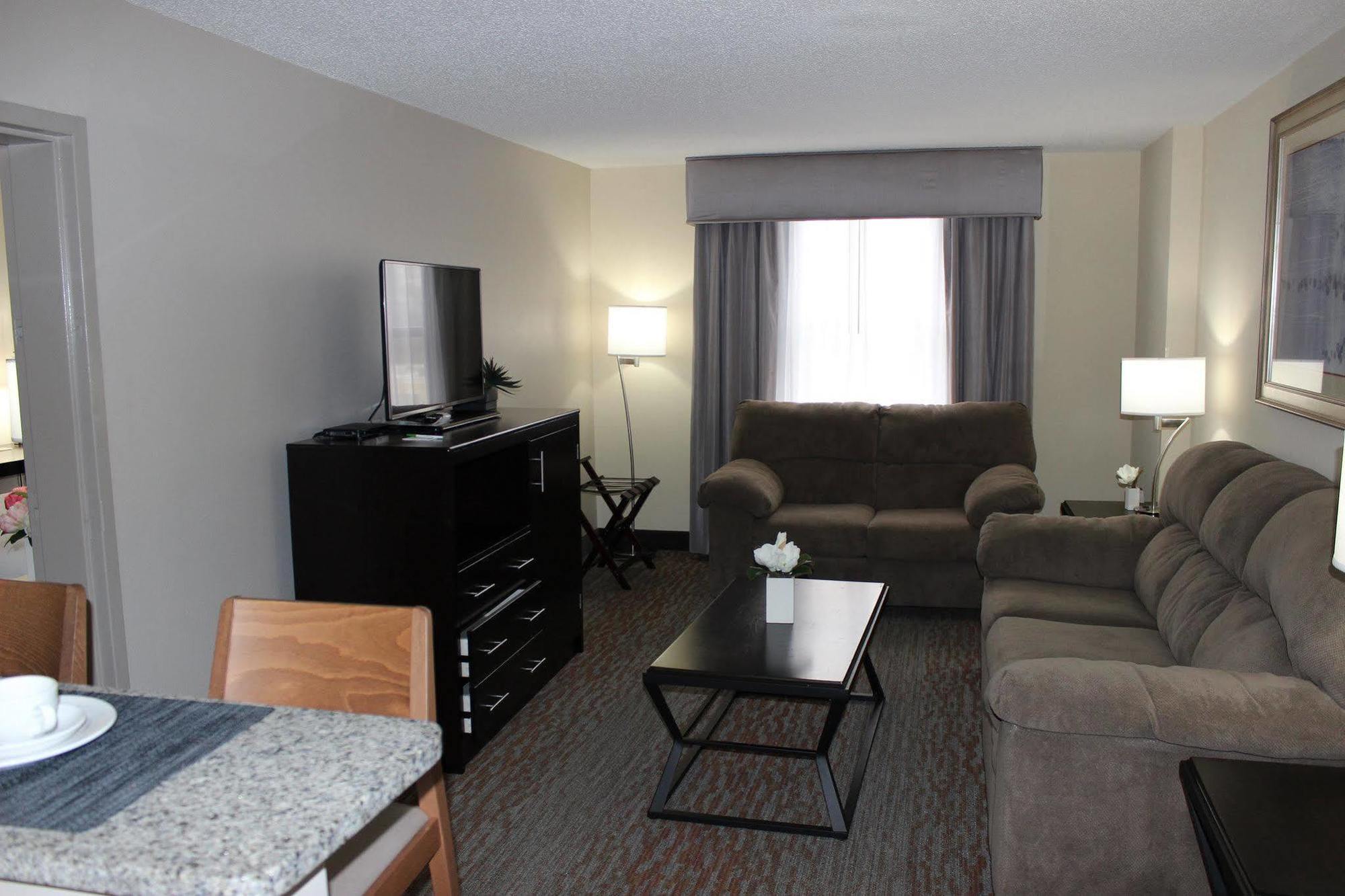 Holiday Inn Hotel Atlanta-Northlake, A Full Service Hotel Тъкър Екстериор снимка